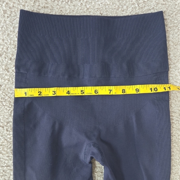Lululemon In The Zone High Rise Seamless Leggings In Naval Blue 27 Inch Size 4 - Picture 3 of 12